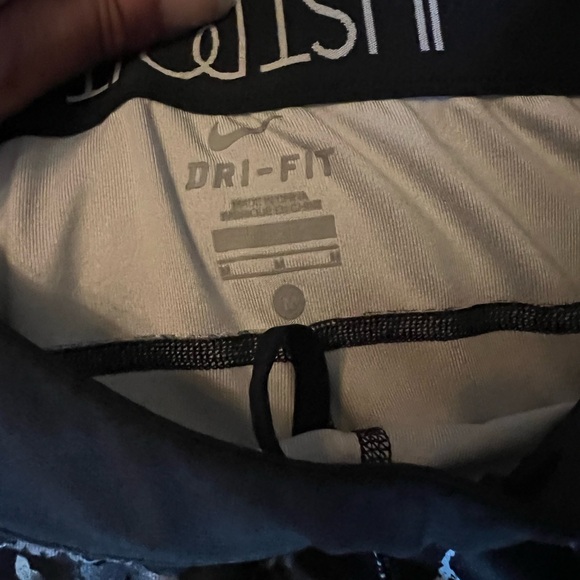 Women’s Nike leggings - Picture 3 of 4